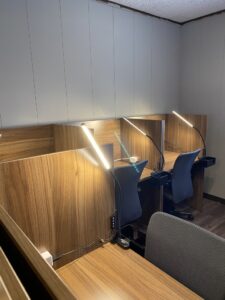 ＜集中できる自習机＞