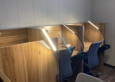 集中できる自習机-学処の備品